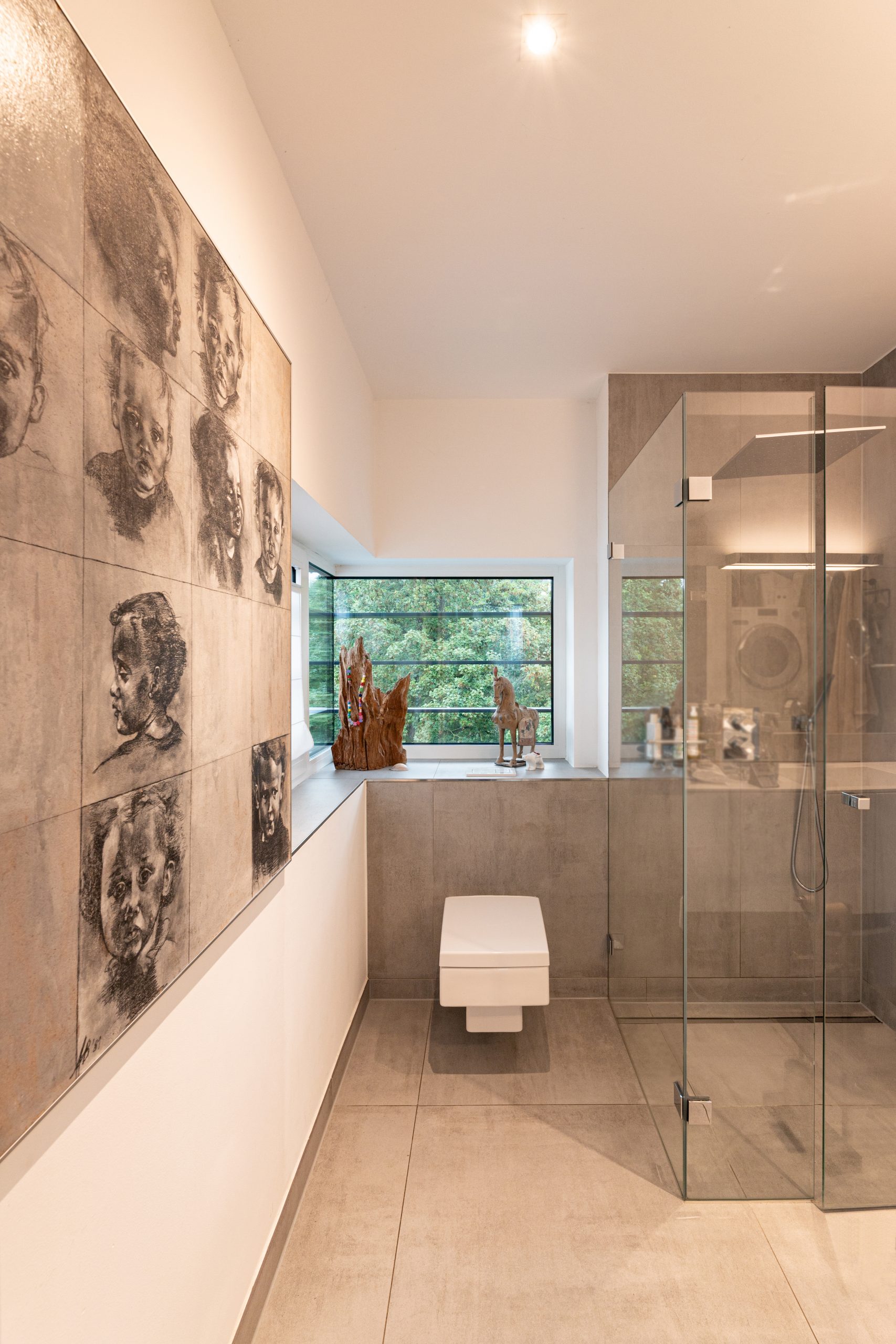 Kunst und individuelle Anfertigungen, die den Raum aufwerten und persönliche Atmosphäre schaffen