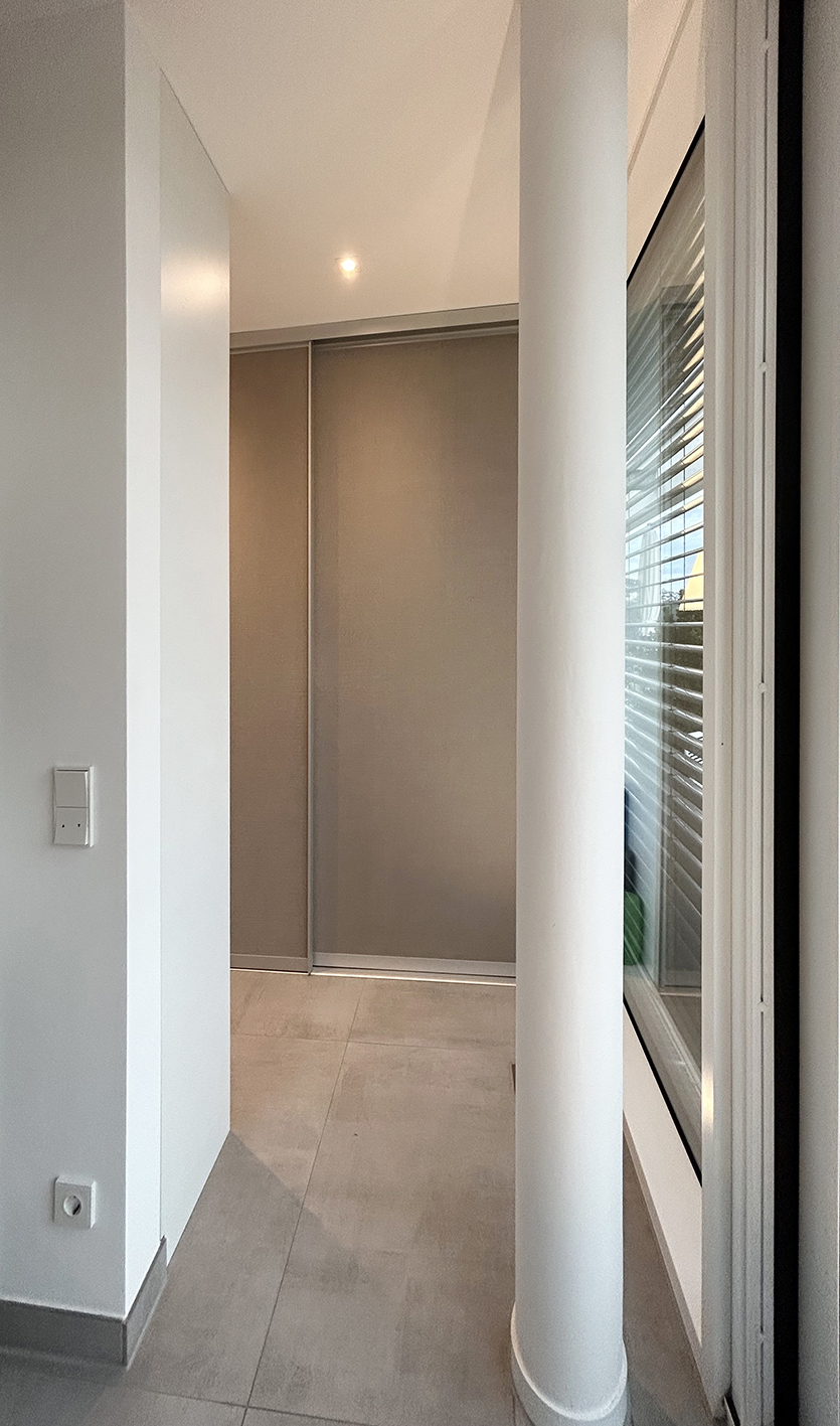 minimalistische klare Linien in dr Ankleide